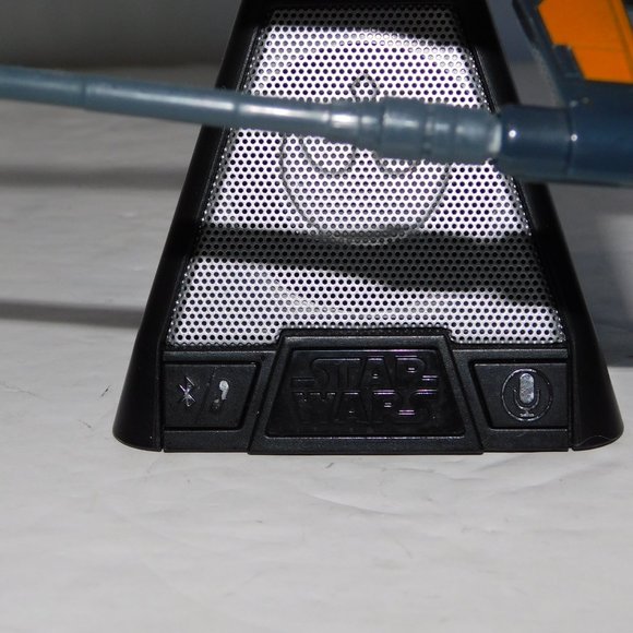 ihome STAR WARS POE DAMERON’S X-WING BLUETOOTH SPEAKER - Picture 3 of 8